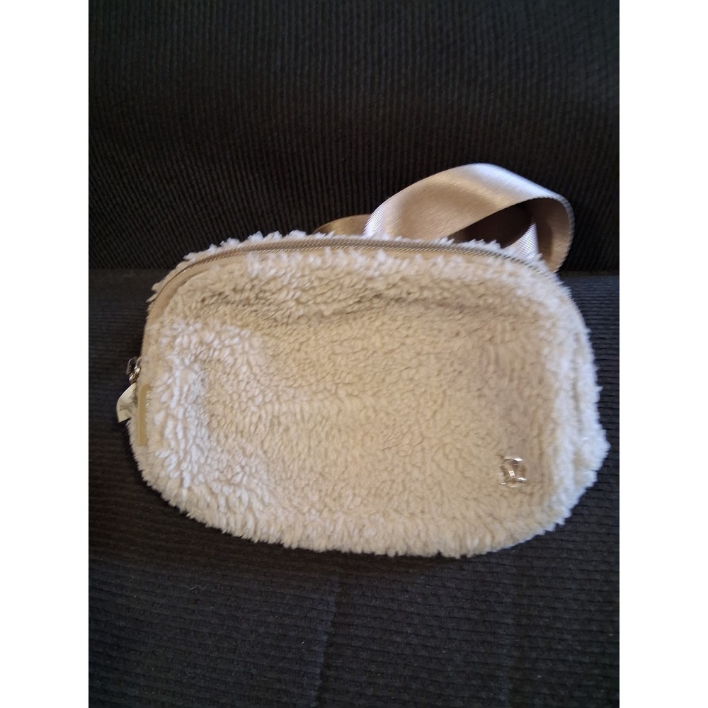 Lululemon Everywhere Belt Bag Fleece Ivory White Sherpa Gold Hardware Waist Pack